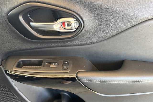 2023 Jeep Cherokee Altitude Lux 4x4