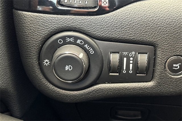 2023 Jeep Cherokee Altitude Lux 4x4