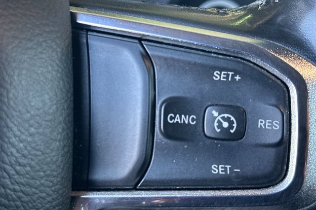 2019 RAM 1500 Laramie 4x4 Crew Cab 6'4" Box