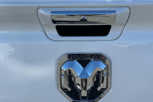 2019 RAM 1500 Laramie 4x4 Crew Cab 6'4" Box