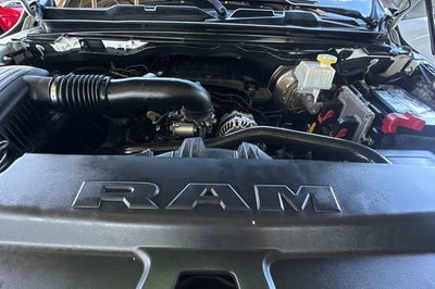 2019 RAM 1500 Laramie 4x4 Crew Cab 6'4" Box