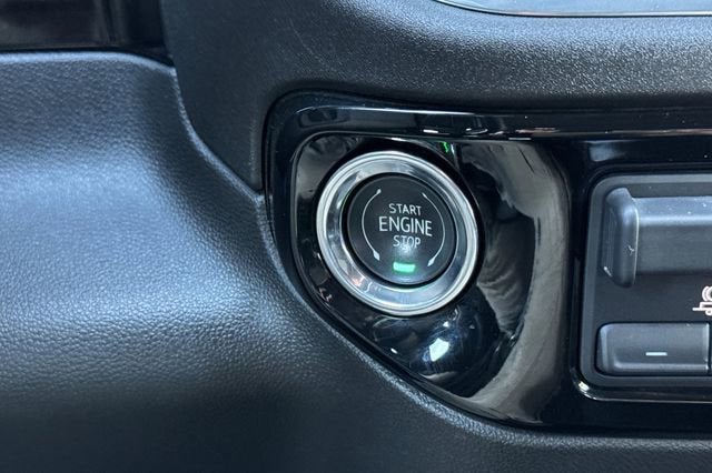 2025 Chevrolet Silverado 2500 HD Crew Cab Standard Box 4-Wheel Drive LT