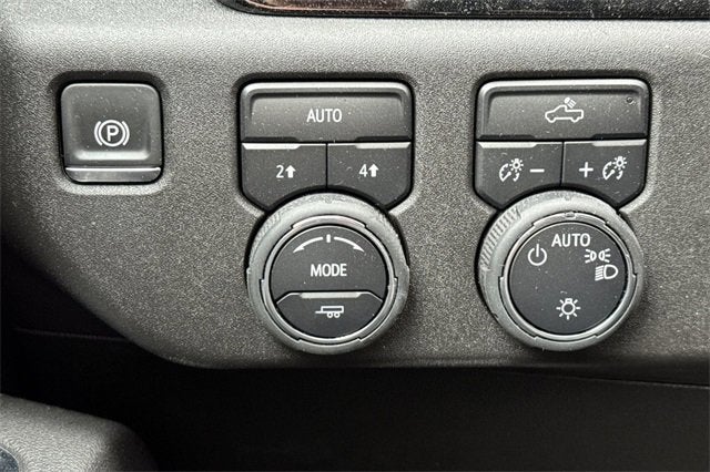 2025 Chevrolet Silverado 1500 Crew Cab Short Box 4-Wheel Drive LT 2FL