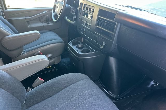 2025 Chevrolet Express Cargo 2500 Regular Wheelbase Rear-Wheel Drive