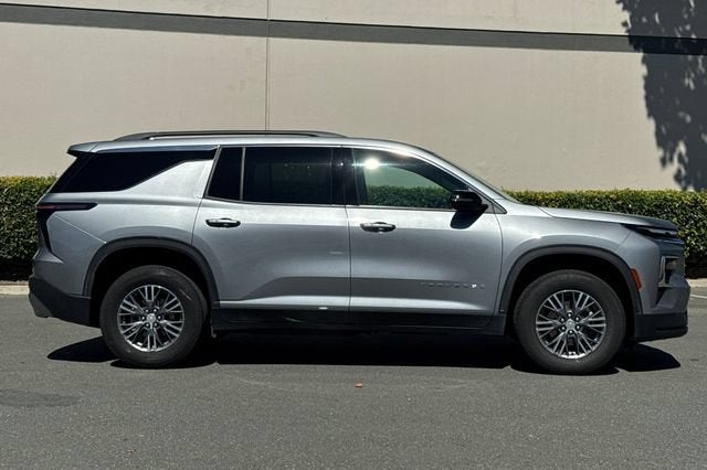 2025 Chevrolet Traverse LT w/1LT