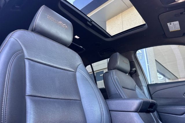 2023 Chevrolet Traverse AWD 2LZ