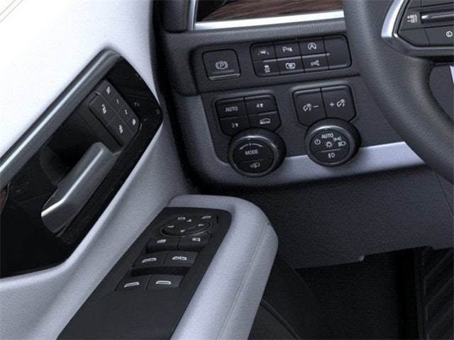 2025 Chevrolet Suburban 4WD Premier