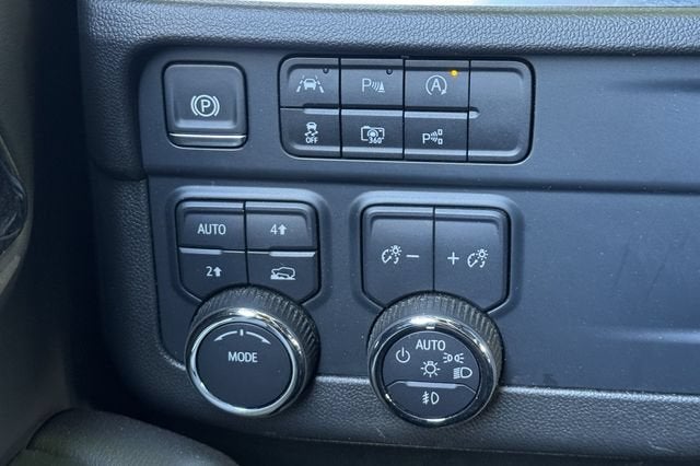 2025 Chevrolet Tahoe 4WD Premier