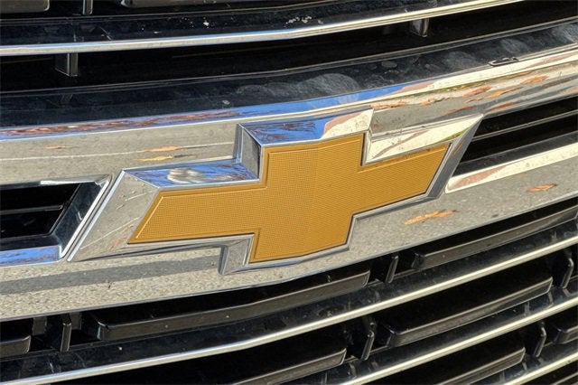 2024 Chevrolet Suburban 4WD LT