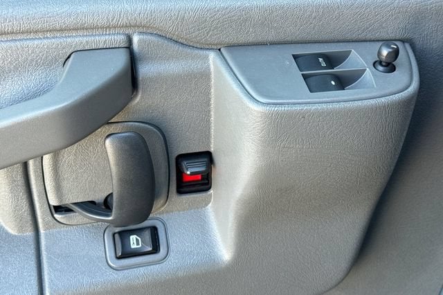 2025 GMC Savana Cargo 2500 Regular Wheelbase Rear-Wheel Drive