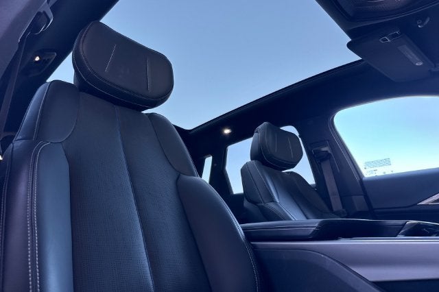 2024 Cadillac LYRIQ 4dr Luxury w/1SC