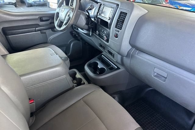 2017 Nissan NV Cargo NV3500 HD NV3500 HD High Roof V8 SL