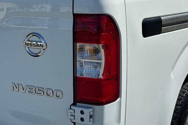 2017 Nissan NV Cargo NV3500 HD NV3500 HD High Roof V8 SL