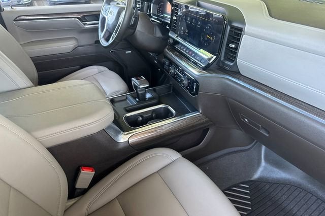 2024 Chevrolet Silverado 1500 Crew Cab Short Box 4-Wheel Drive LT Trail Boss