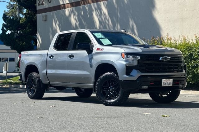 2024 Chevrolet Silverado 1500 Crew Cab Short Box 4-Wheel Drive LT Trail Boss