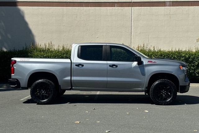 2024 Chevrolet Silverado 1500 Crew Cab Short Box 4-Wheel Drive LT Trail Boss