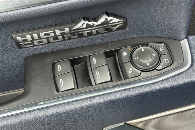 2022 Chevrolet Silverado 1500 Crew Cab Standard Box 4-Wheel Drive High Country