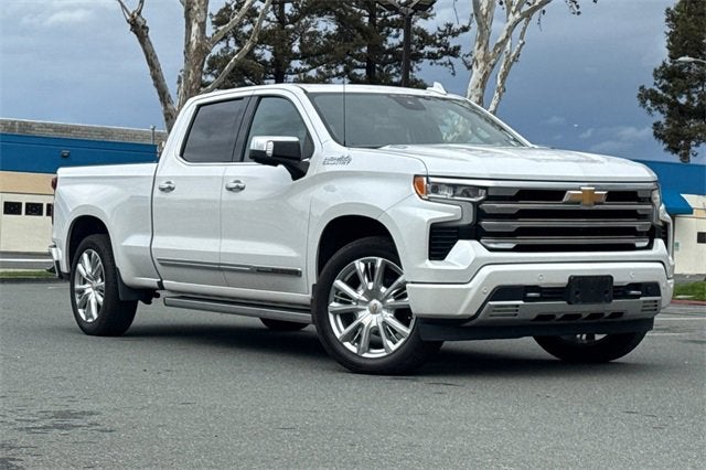 2022 Chevrolet Silverado 1500 Crew Cab Standard Box 4-Wheel Drive High Country