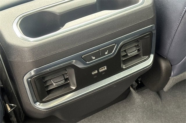 2022 Chevrolet Silverado 1500 Crew Cab Standard Box 4-Wheel Drive High Country