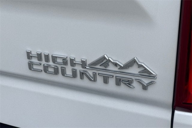 2022 Chevrolet Silverado 1500 Crew Cab Standard Box 4-Wheel Drive High Country