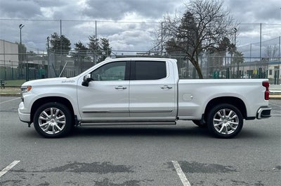 2022 Chevrolet Silverado 1500 Crew Cab Standard Box 4-Wheel Drive High Country