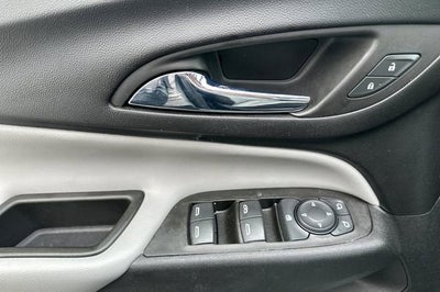 2022 Chevrolet Equinox FWD 4dr LS