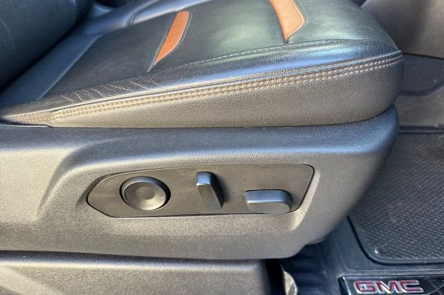 2022 GMC Sierra 1500 Crew Cab Short Box 4-Wheel Drive AT4