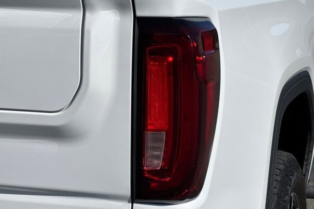 2022 GMC Sierra 1500 Crew Cab Short Box 4-Wheel Drive AT4