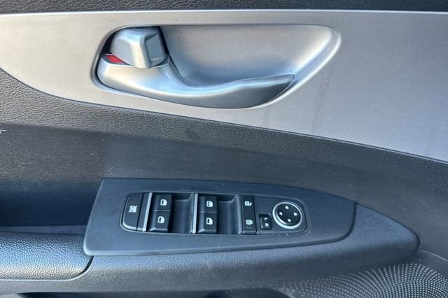2023 Kia Forte LXS IVT
