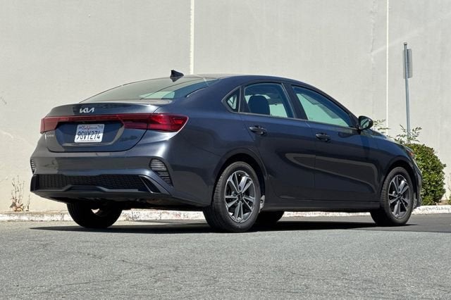 2023 Kia Forte LXS IVT