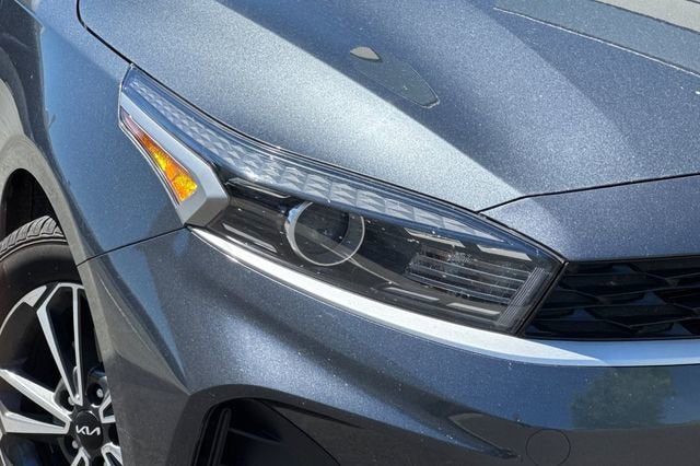 2023 Kia Forte LXS IVT