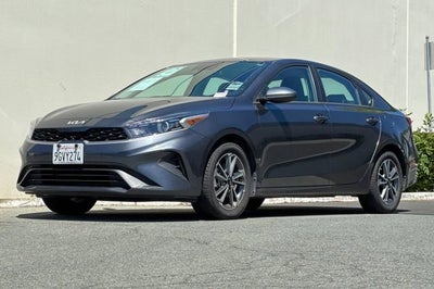 2023 Kia Forte LXS IVT