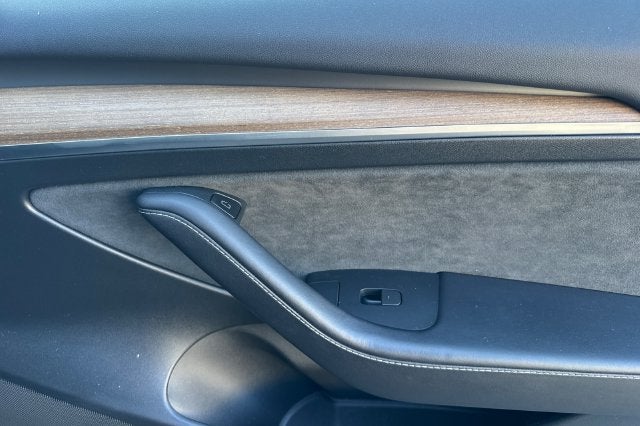 2023 Tesla Model 3 RWD