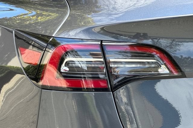 2018 Tesla Model 3 Long Range Battery RWD