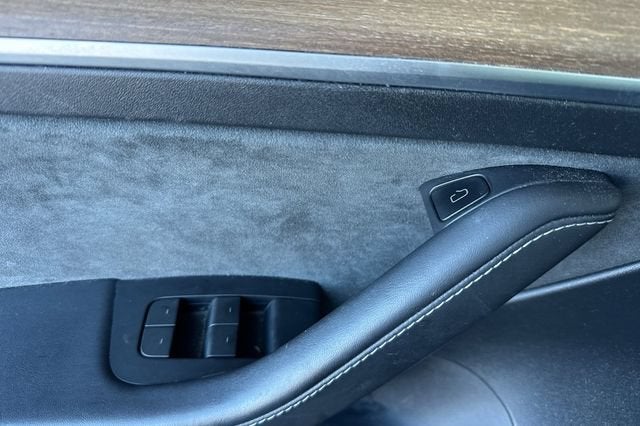 2023 Tesla Model 3 RWD
