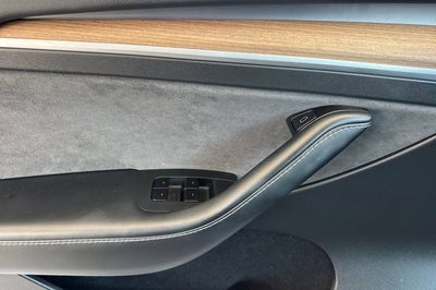 2025 Tesla Model Y Long Range AWD *Ltd Avail*