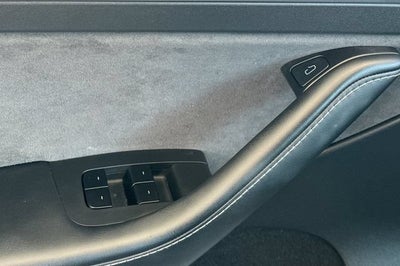 2025 Tesla Model Y Long Range AWD *Ltd Avail*