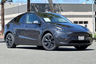 2025 Tesla Model Y Long Range AWD *Ltd Avail*