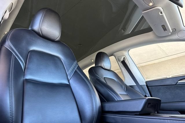 2025 Tesla Model Y Long Range AWD *Ltd Avail*