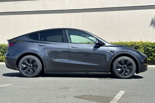 2025 Tesla Model Y Long Range AWD *Ltd Avail*