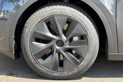 2025 Tesla Model Y Long Range AWD *Ltd Avail*