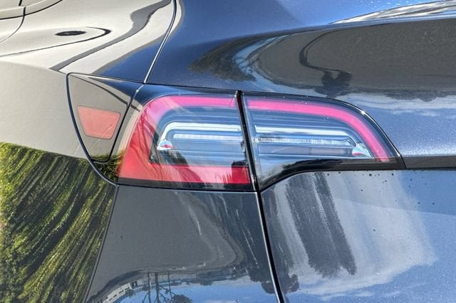 2025 Tesla Model Y Long Range AWD *Ltd Avail*