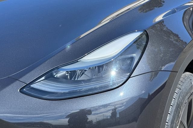 2025 Tesla Model Y Long Range AWD *Ltd Avail*