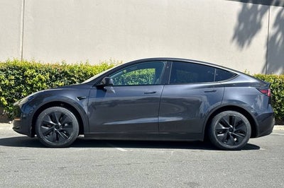 2025 Tesla Model Y Long Range AWD *Ltd Avail*