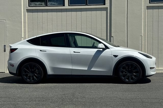 2024 Tesla Model Y Long Range AWD