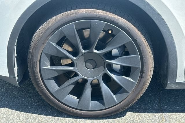 2024 Tesla Model Y Long Range AWD