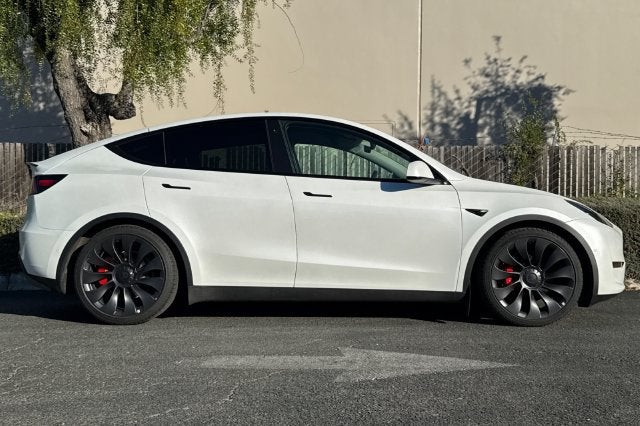 2022 Tesla Model Y Performance AWD