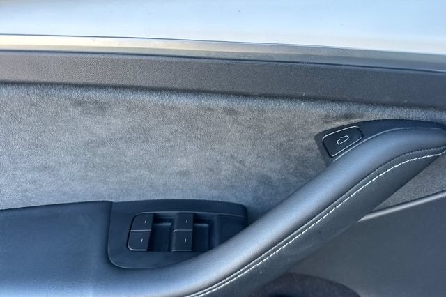 2023 Tesla Model Y Performance AWD
