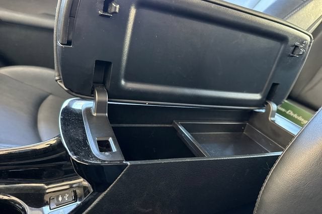 2019 Toyota Prius Prime Plus (Natl)