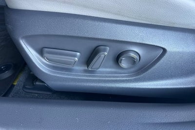 2018 Toyota Camry LE Auto (SE)